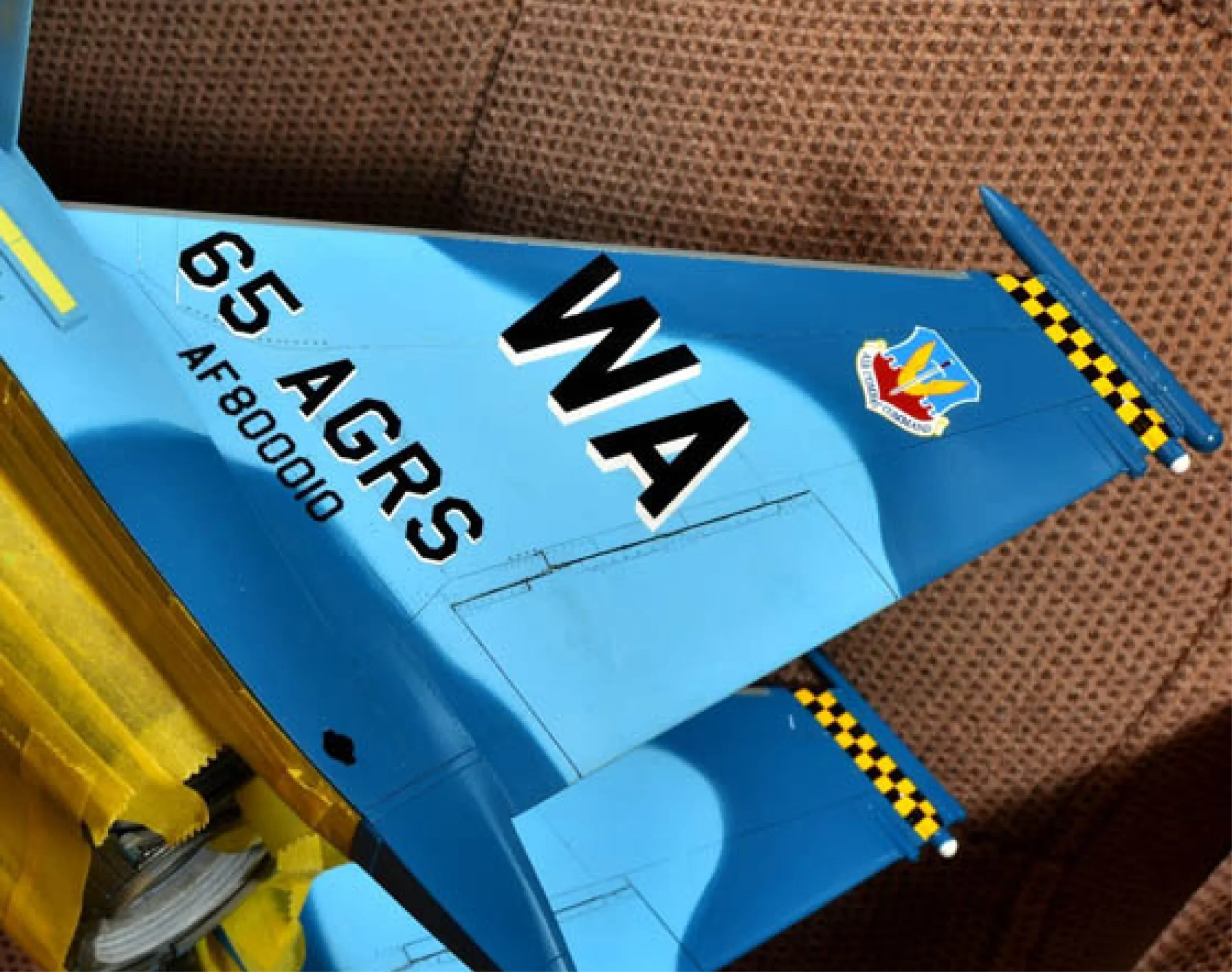 how to apply decals on models